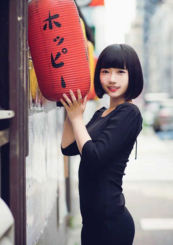 白坂有以活泼形象