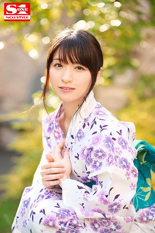 三田友梨那工作照