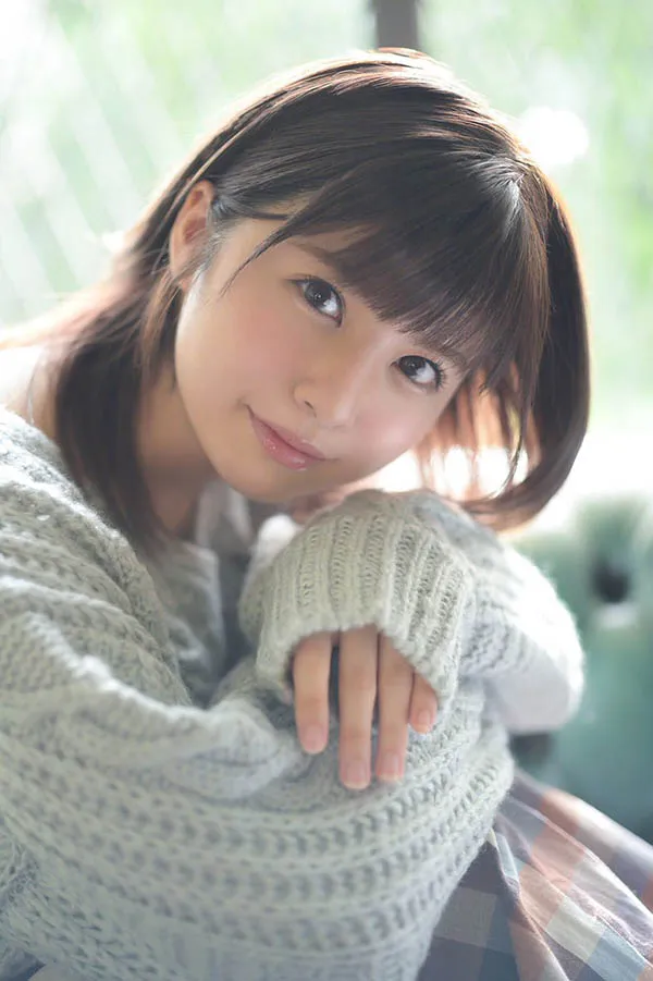 朝比奈七濑宣传照