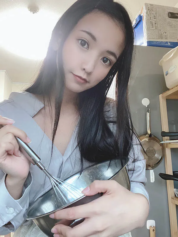 宫崎铃个人形象照