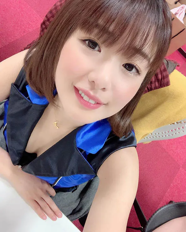 川上奈々美工作照