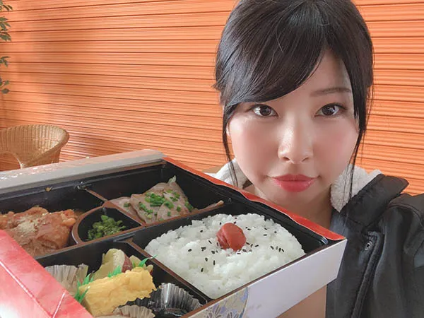 滨崎真绪工作照