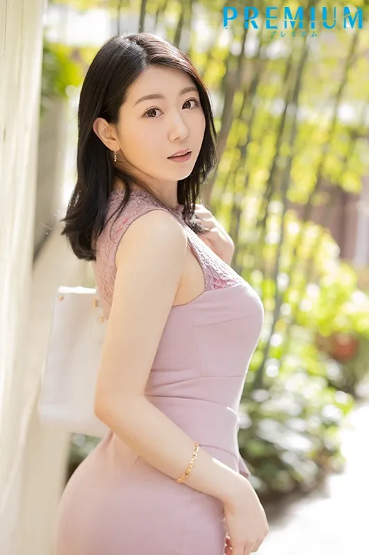 香坂乃亚优雅气质