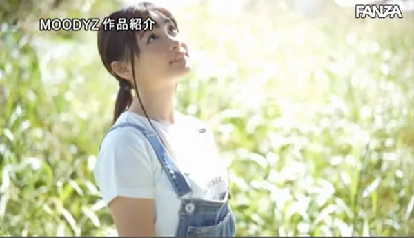 香坂乃亚宣传照