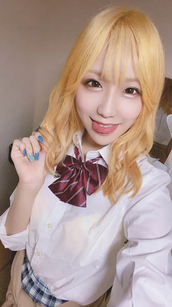 椿真白展现多样表演风格