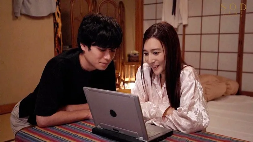 传统日式泡汤服务场景