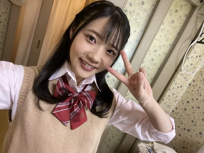 二叶绘麻个人形象照