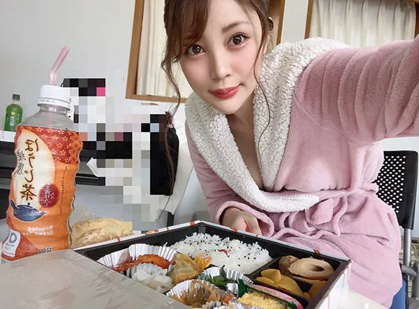 佐藤花店铺工作照