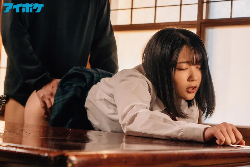 诗月まどか作品海报