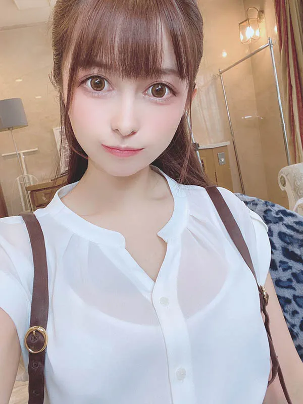 新条阳菜官方宣传图