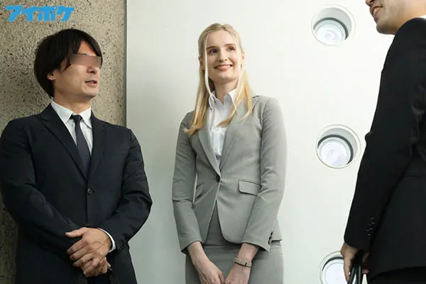 Emma Lawrence 职场情景