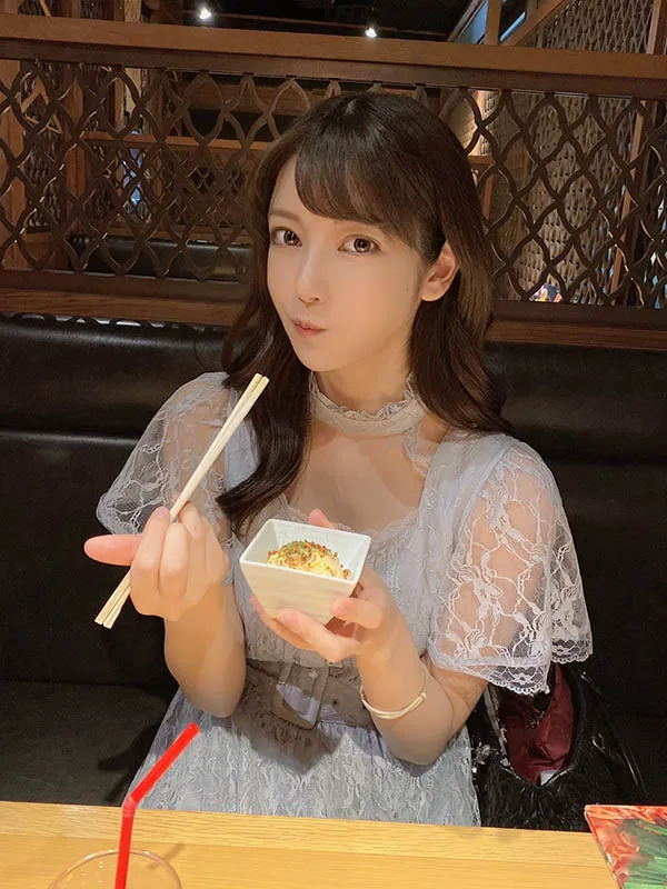 丸千香子肩部痣特写