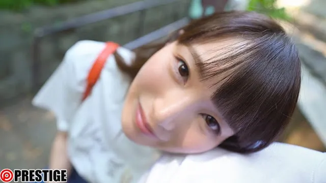 成美木叶最新活动照片