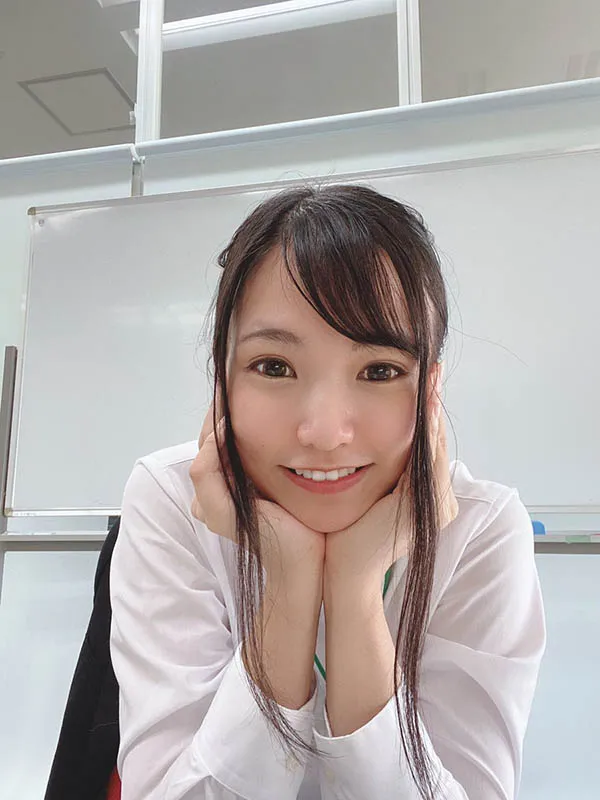 宫崎铃经纪公司团队合影