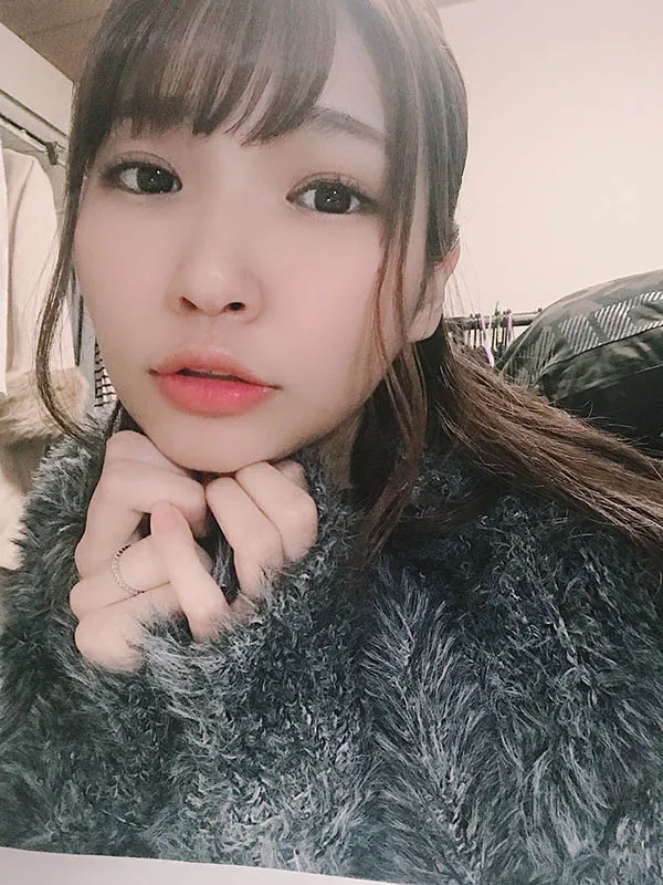 作品场景：居酒屋内的温馨氛围