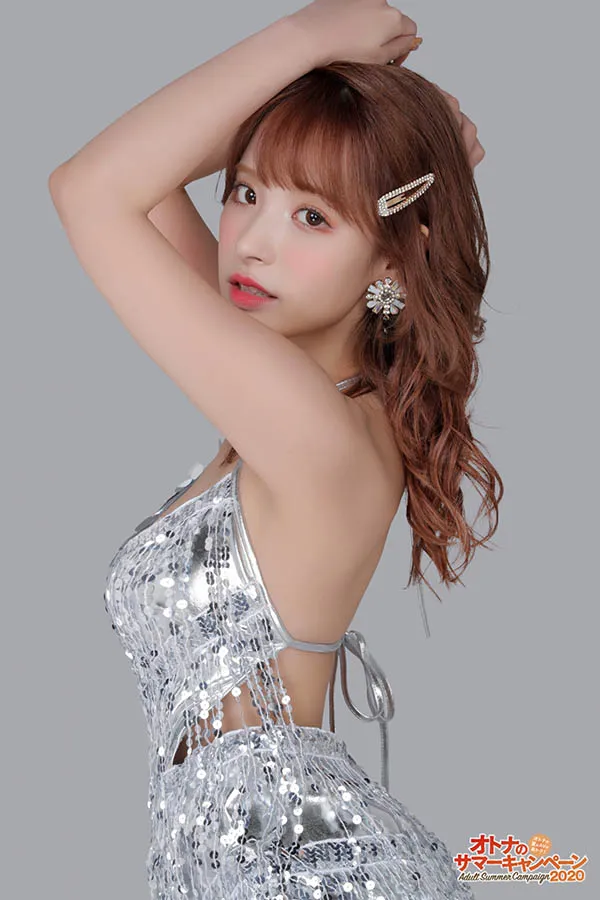 三上悠亜作品宣传海报