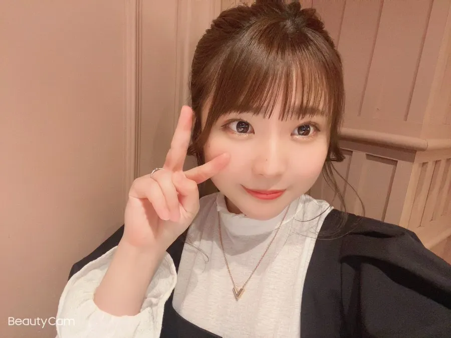 仲泽百华宣传照片