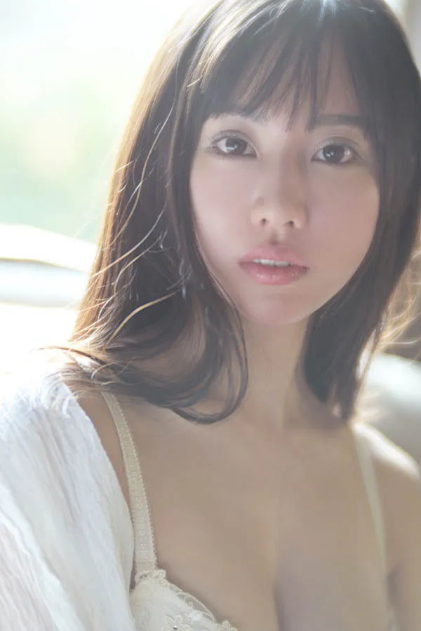 初川みなみ主题服装展示