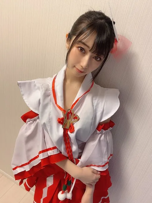 宇佐美玲奈写真集封面