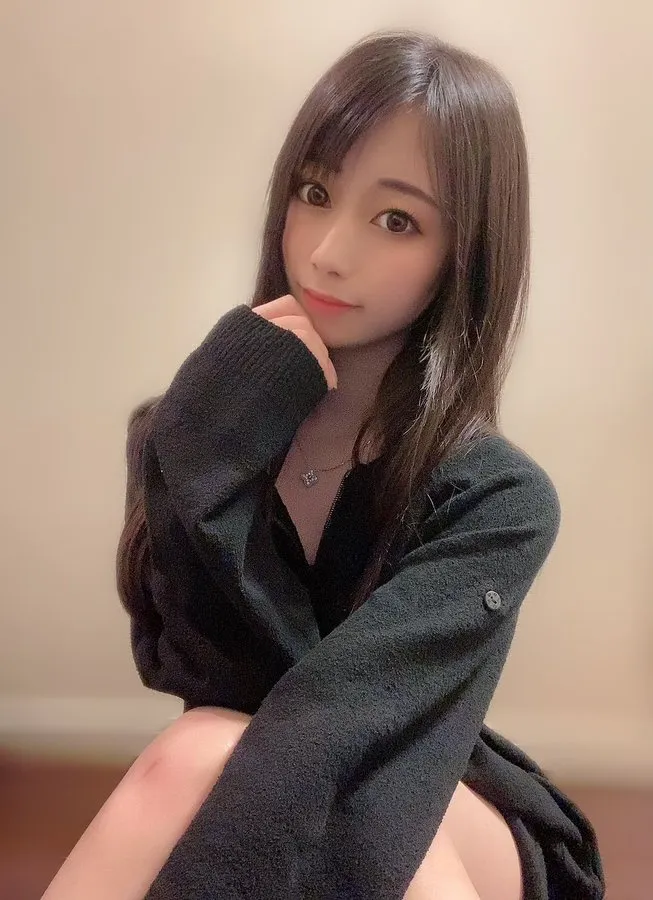 MIRAI短发优雅内衣写真