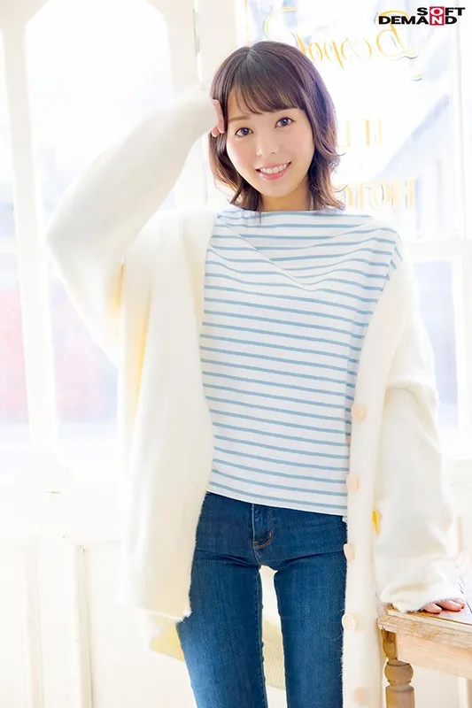 松冈夏美形象与表情变化