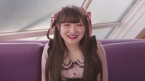 剧中场景展示男女演员互动