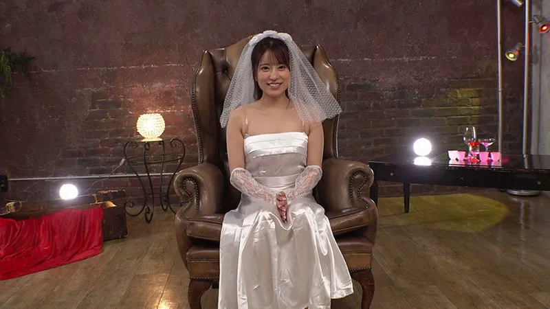 初美铃与合作演员合影