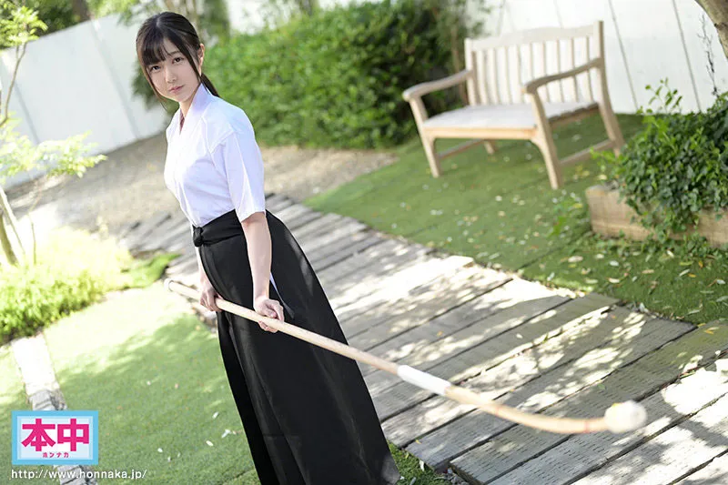 加濑谷玲奈心理学系学生形象照