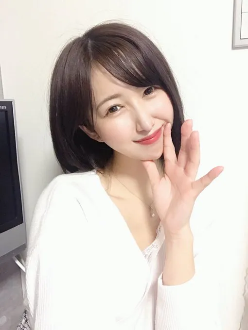 彩川梦艺术形象