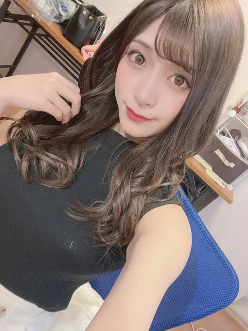 藤井蕾菈演艺照