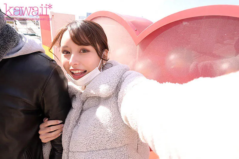 伊藤舞雪约会中的自然笑容