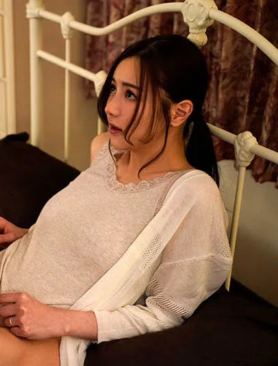 白峰美羽个人形象照