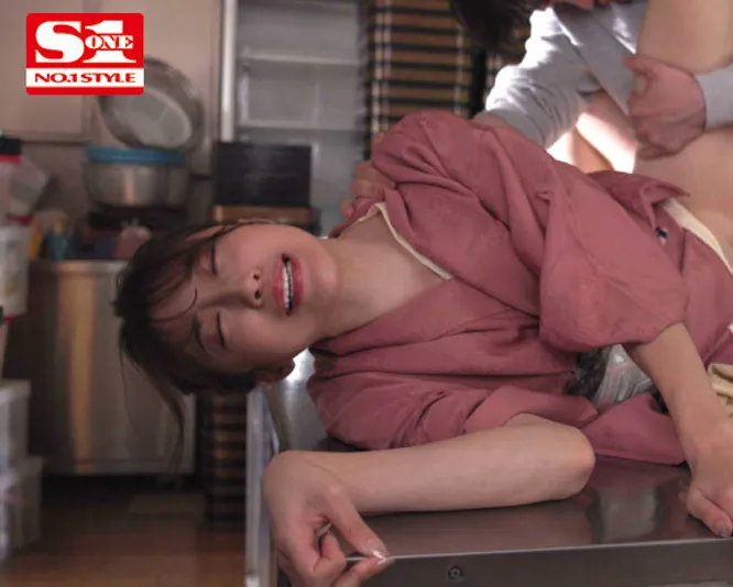 凉森玲梦官方作品现场照