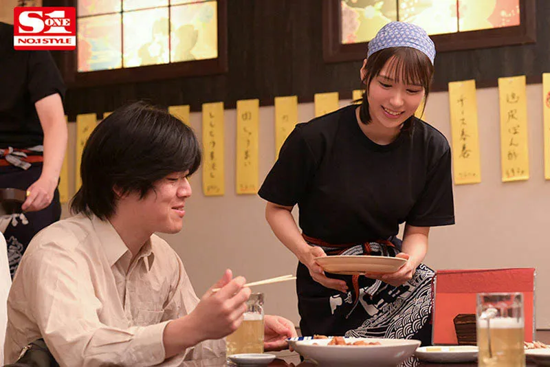 小仓七海与店长的互动场景