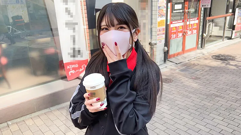 咖啡店外交流场景