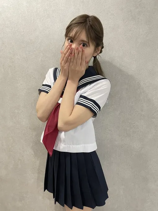 仲村美羽写真集封面