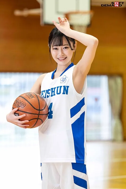 加美杏奈电影场景截图，展现自然状态下的表现力