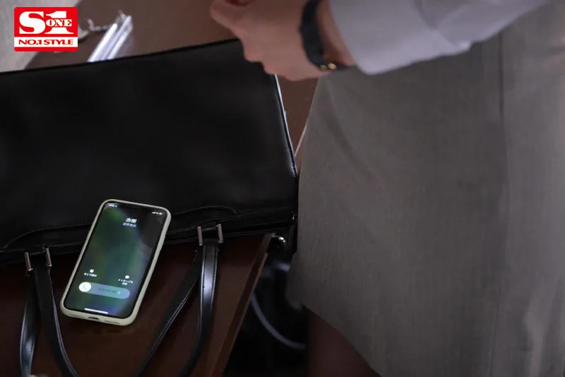 河北彩花联名香水宣传图