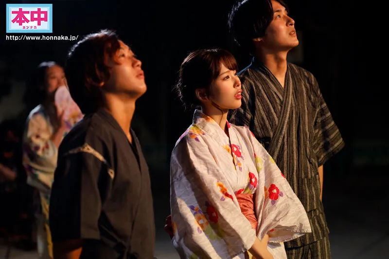 藤森里穗形象照2