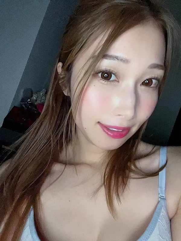 佐伯由美香近照