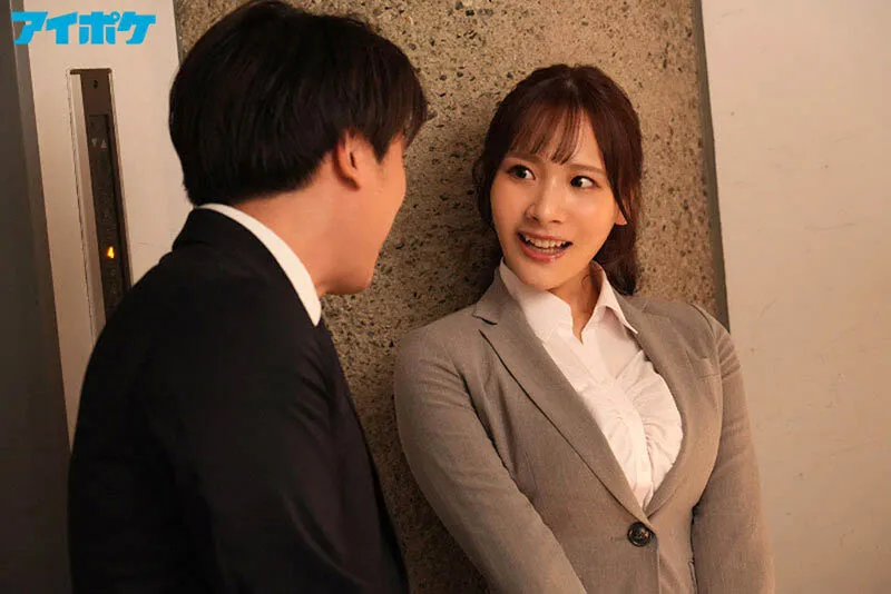 庵姫花与同事合影