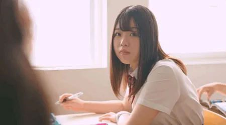 末永ありさ在片场的形象