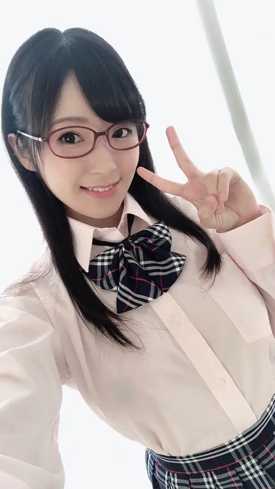 日向まりん工作照1