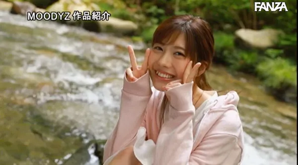 蓝芽美月形象照-5