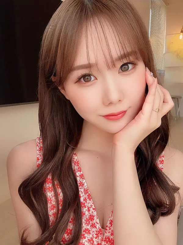 新名あみん面部特写