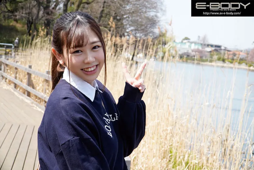 生田美波写真照片，展现自然笑容