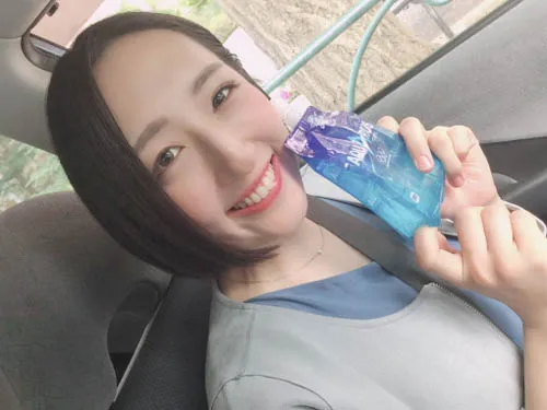 女子经理与足球社的故事场景