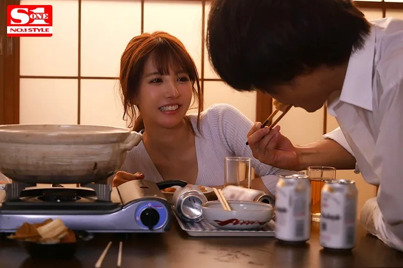 三上悠亜在作品中的自然演绎