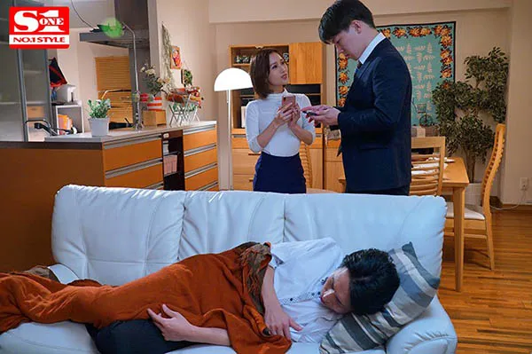 小岛みなみ职业宣传照