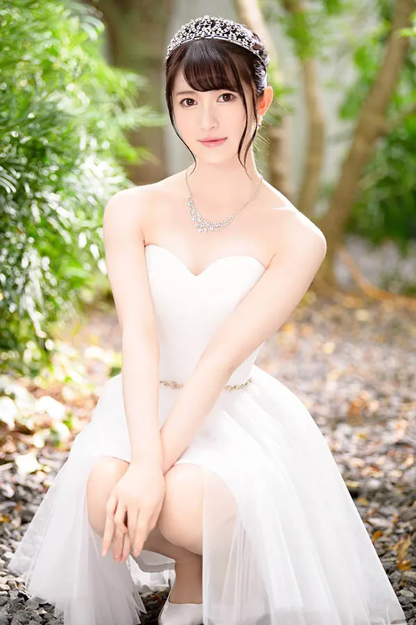 结城瑠美奈写真集形象照